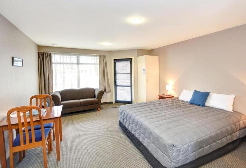 סטודיו אקזקיוטיב, Bonnie Knights Motel Mosgiel