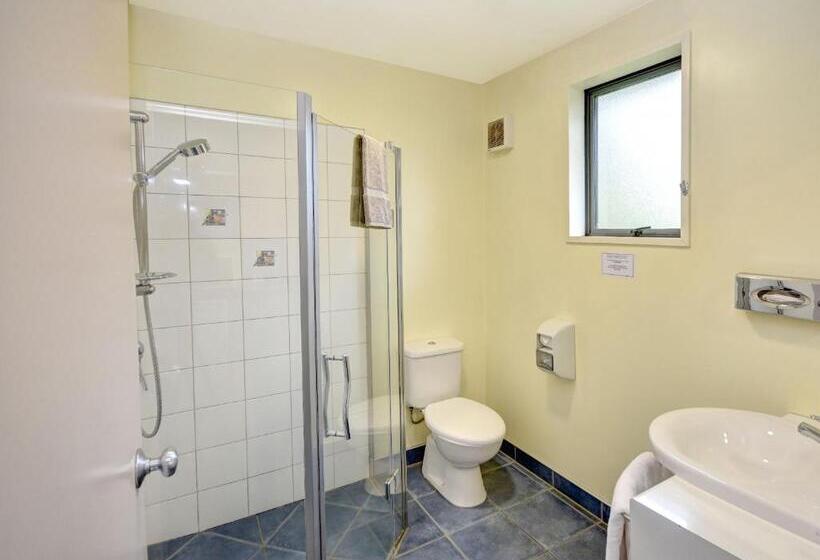 סטודיו אקזקיוטיב, Bonnie Knights Motel Mosgiel