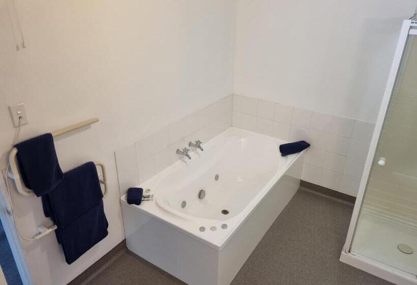 스탠다드 스튜디오, Glenalvon Lodge Motel