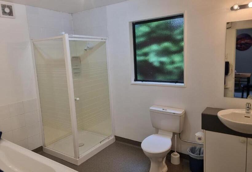 إستوديو قياسى, Glenalvon Lodge Motel