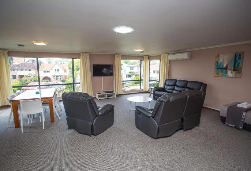 דירת סופריור  חדרי שינה, The Coast Motel