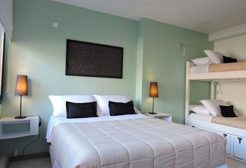 家庭间, Hostel & Suites Del Rio
