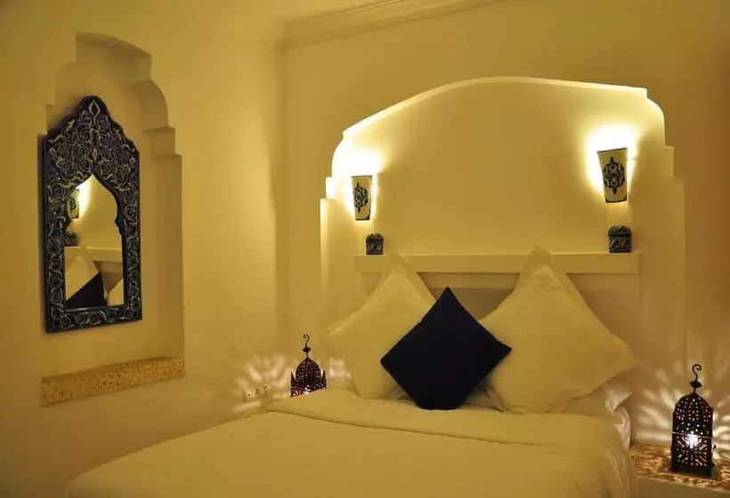コンフォートルーム, Al Alba Hammam & Restaurant
