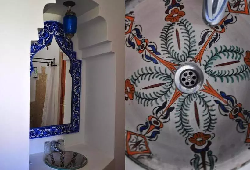 コンフォートルーム, Al Alba Hammam & Restaurant