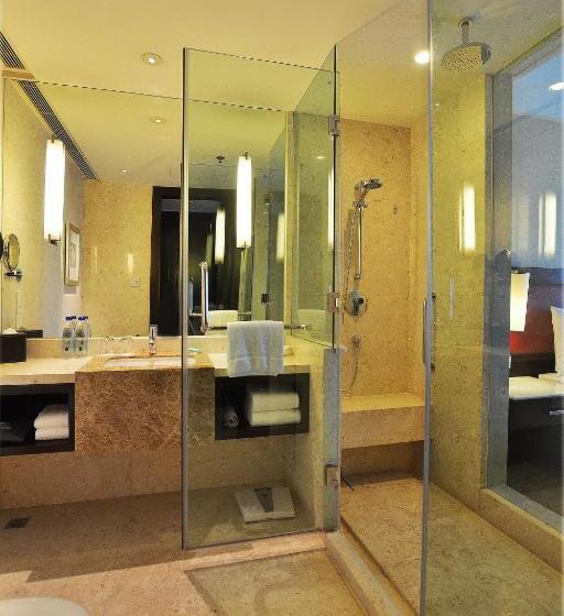 带城市景观和大床的豪华房间, Courtyard By Marriott Hangzhou Wulin