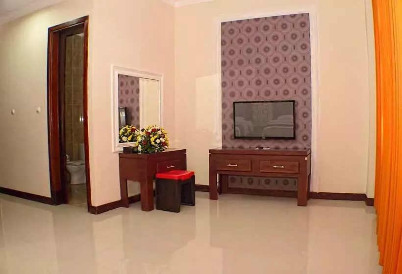 Camera Deluxe, Grand City  Batu