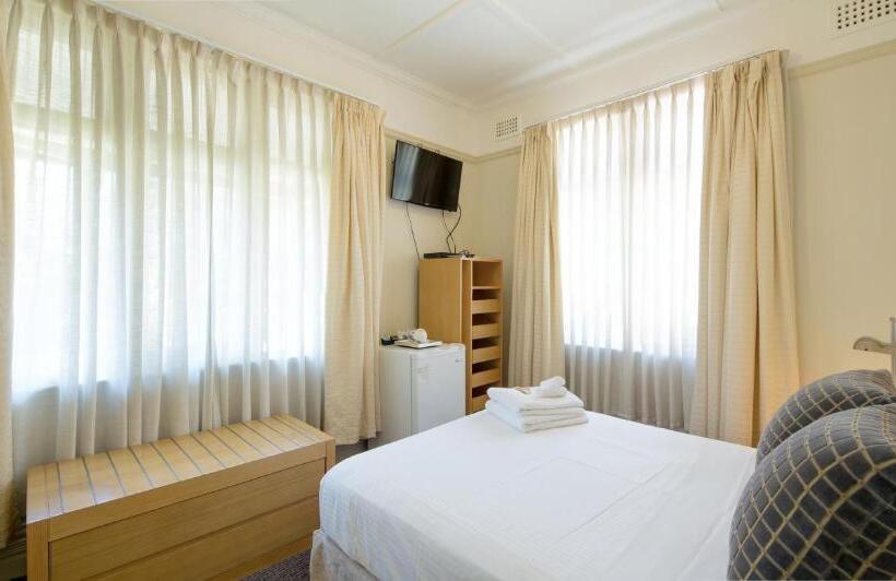 اتاق استاندارد با سرویس بهداشتی مشترک, Neutral Bay Lodge