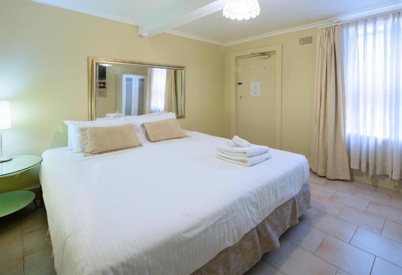 اتاق اکونومی با حمام مشترک, Neutral Bay Lodge