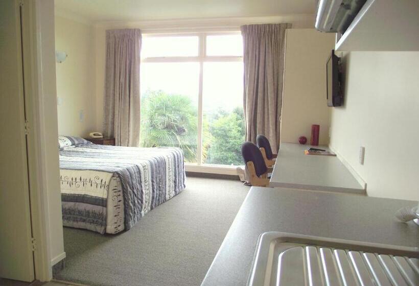 프리미엄 스튜디오, Panorama Motor Inn