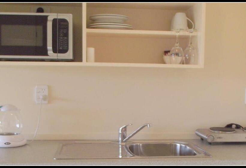 디럭스 스튜디오, Panorama Motor Inn