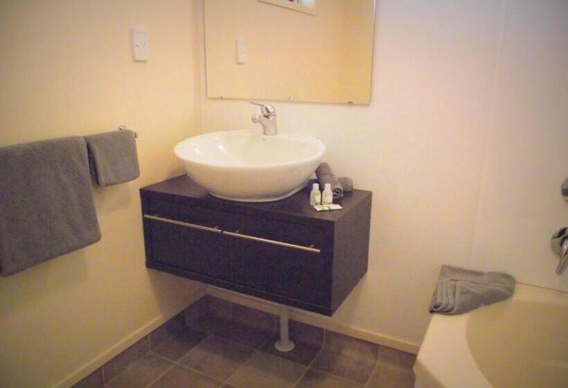 디럭스 스튜디오, Panorama Motor Inn