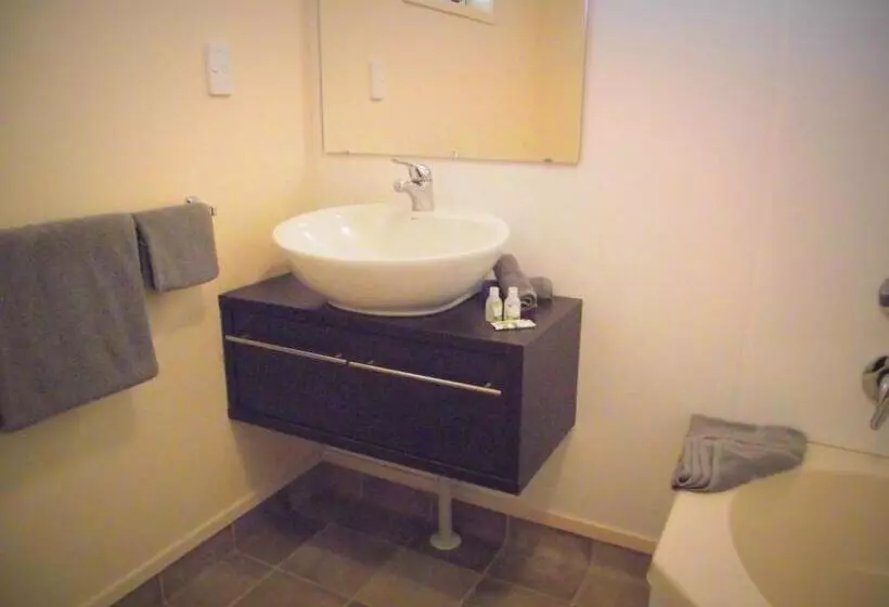 デラックススタジオ, Panorama Motor Inn