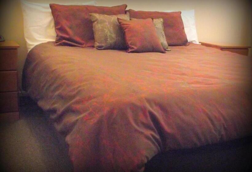 디럭스 스튜디오, Panorama Motor Inn