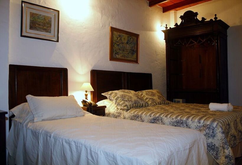 اتاق استاندارد سه نفره, Paseo Del Arte