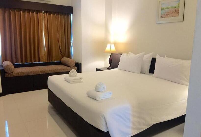 غرفة سوبيريور, The White Pearl