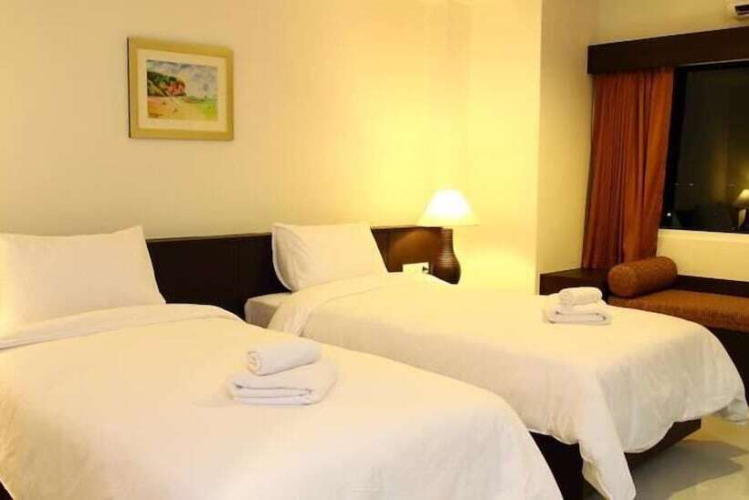 غرفة ديلوكس ثلاثية, The White Pearl