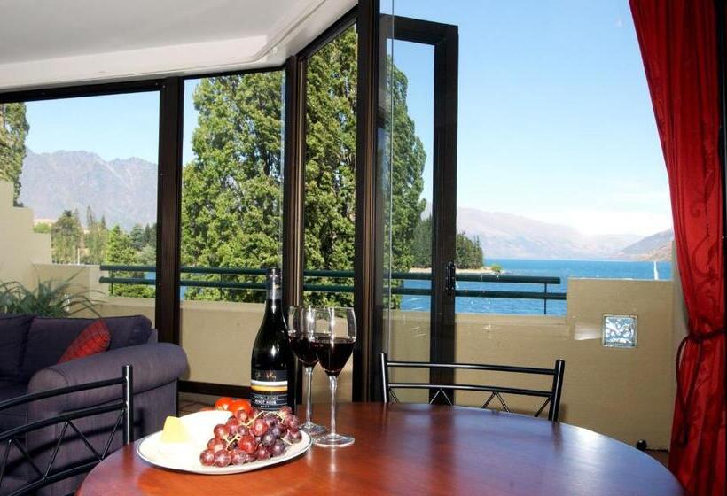 침실 2개 아파트, Lakefront Apartments,18 Lake Esplanade Road