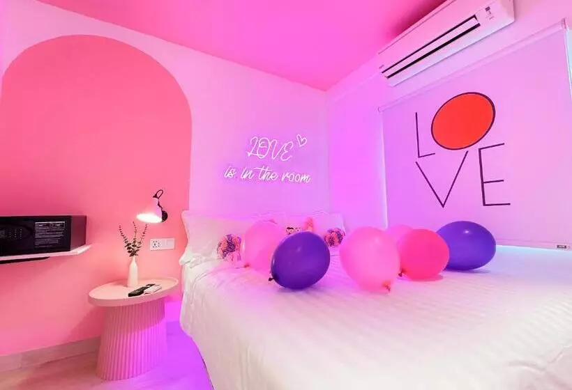 ロマンチックな部屋, Apple 1 Hotel Gurney