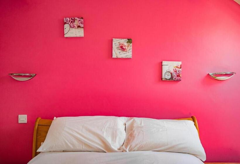 غرفة ديلوكس سرير كينج, The Briers Country House