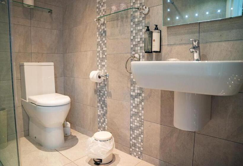 غرفة قياسية سرير كينج, The Briers Country House