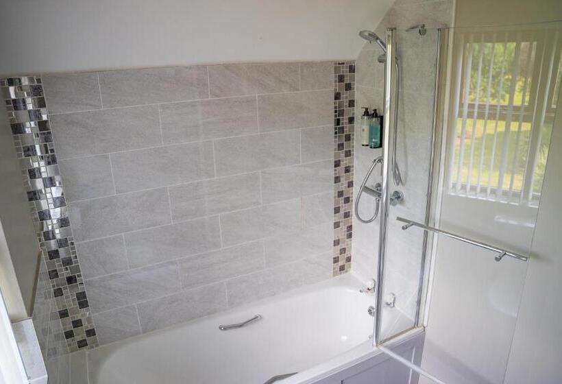 غرفة قياسية مطلّة علي الحديقة, The Briers Country House