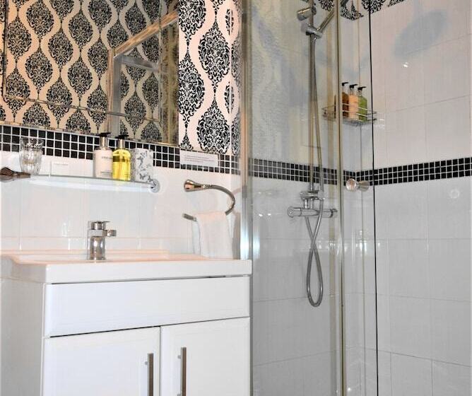 标准间, The View Guest House