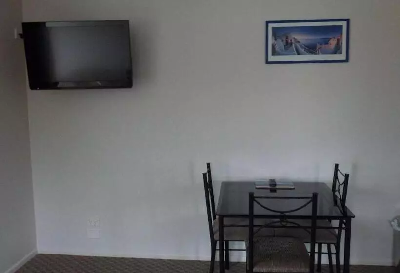 １ベッドルームアパートメント, Tudor Lodge Motel