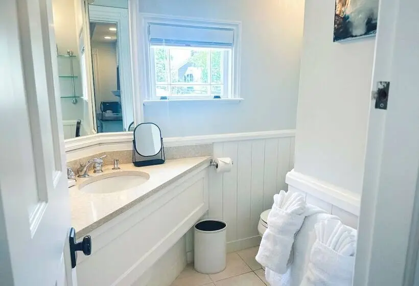 اتاق استاندارد, The Centerboard Nantucket