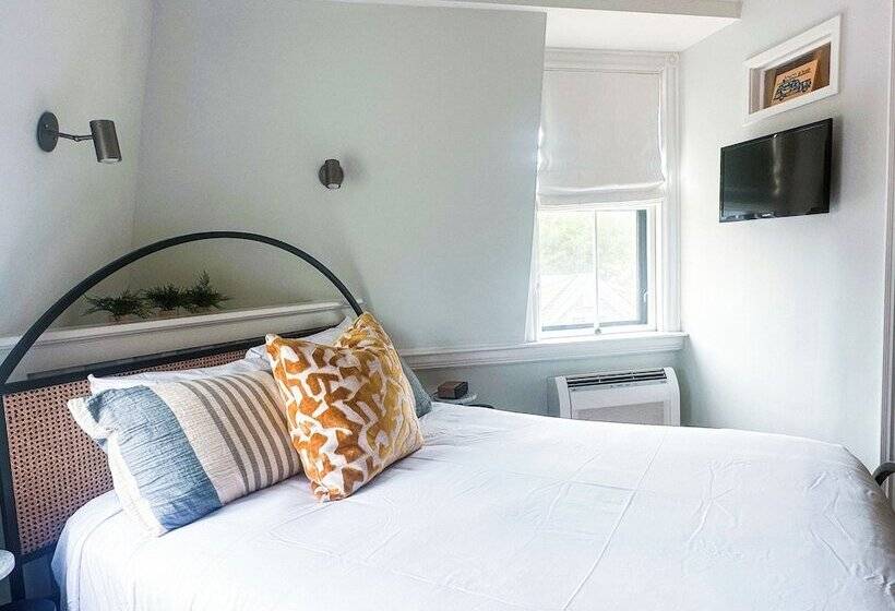 חדר סטנדרט, Centerboard