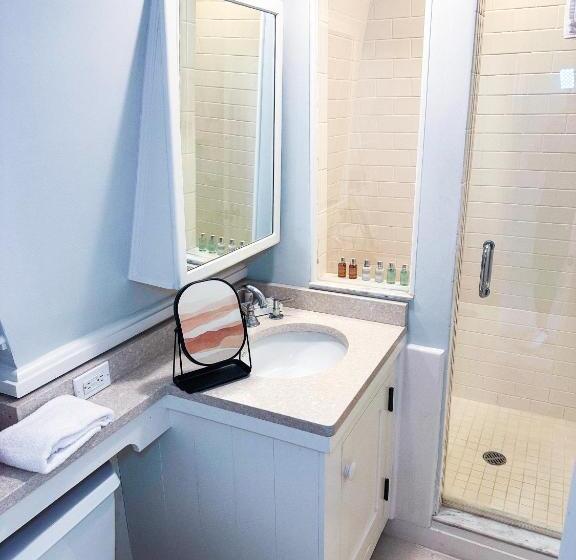 חדר סטנדרט עם מיטת קינג, Centerboard