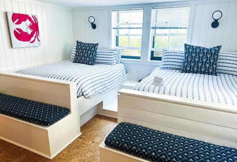 디럭스 스위트 킹 침대, Centerboard