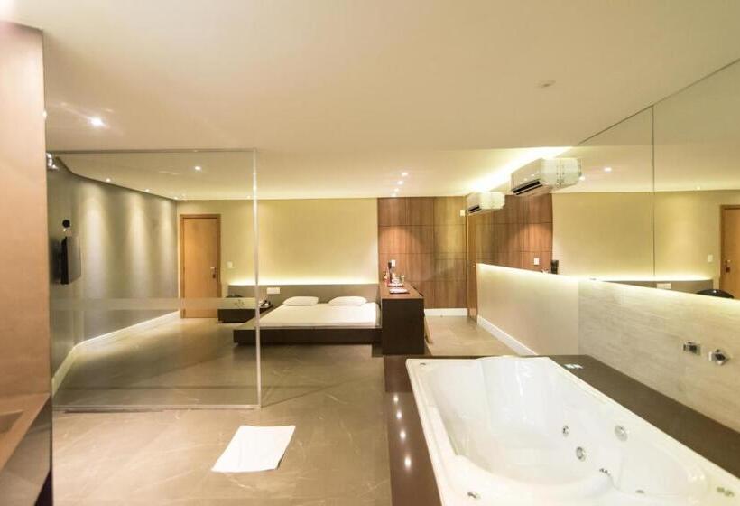 סוויטה עם ג'קוזי, Motel Up