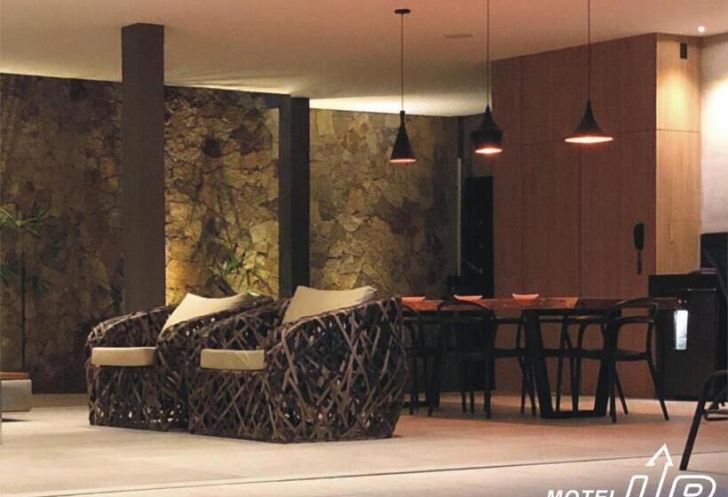 סוויטה נשיאותית, Motel Up