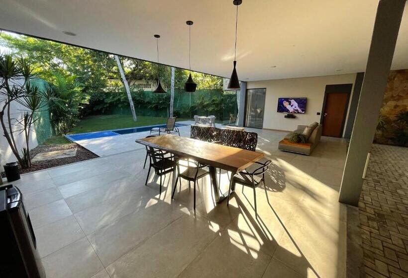 סוויטה נשיאותית, Motel Up