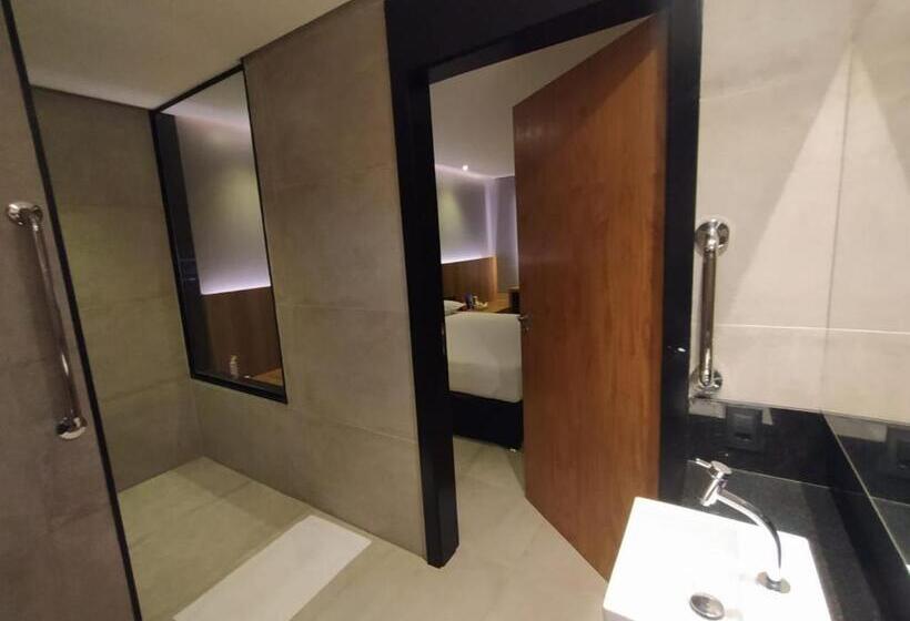 חדר סטנדרט מותאם לאדם עם מוגבלויות, Motel Up