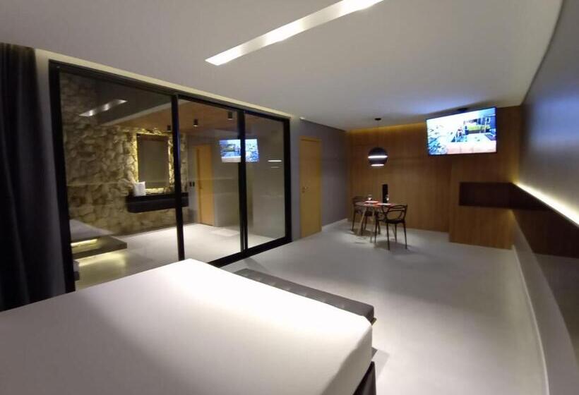 חדר סטנדרט, Motel Up