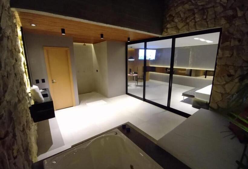 חדר סטנדרט, Motel Up