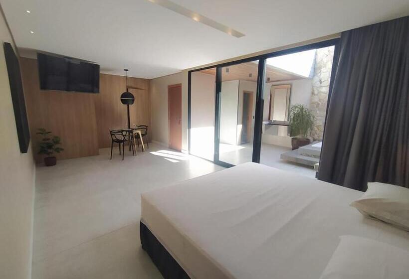 חדר סטנדרט, Motel Up