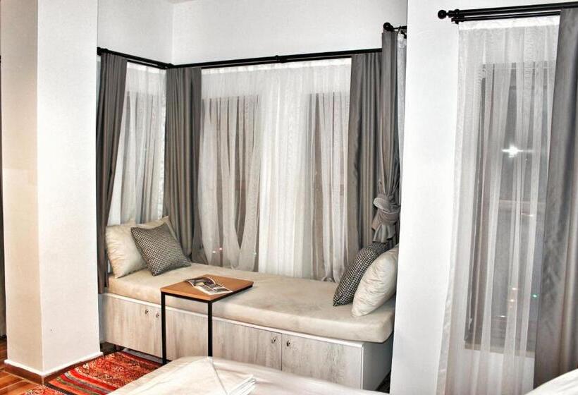 اتاق لوکس, Million Old City Apartment