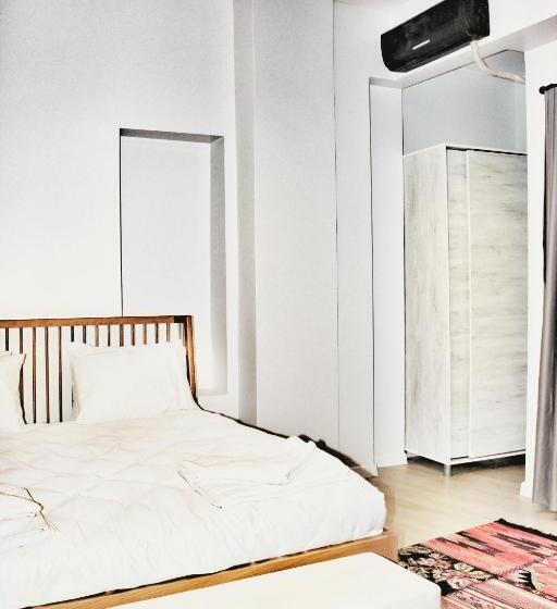 اتاق استاندارد, Million Old City Apartment