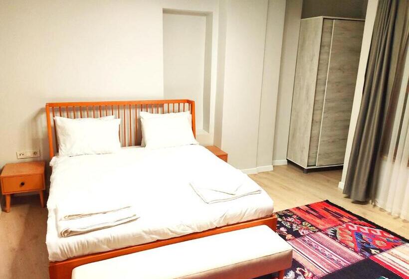 اتاق استاندارد, Million Old City Apartment