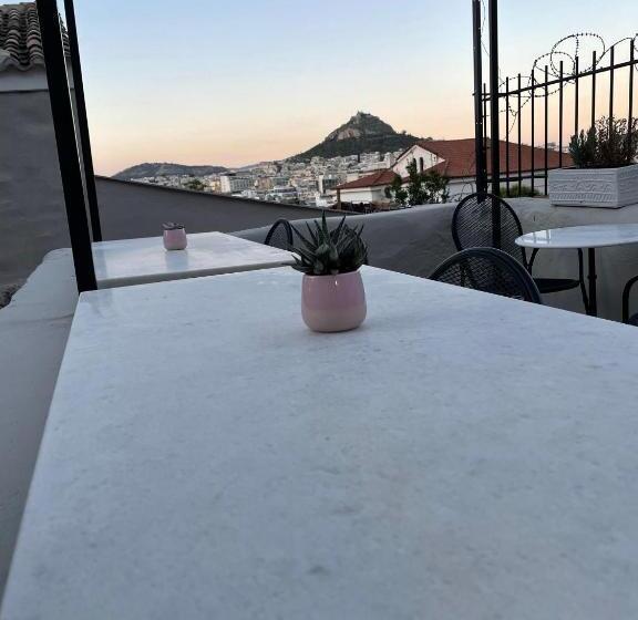 スタンダードルーム, Acron Athens