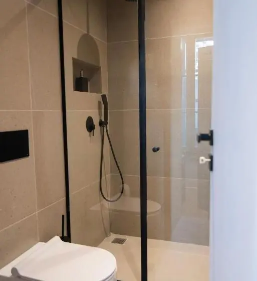 اتاق استاندارد, Acron Athens
