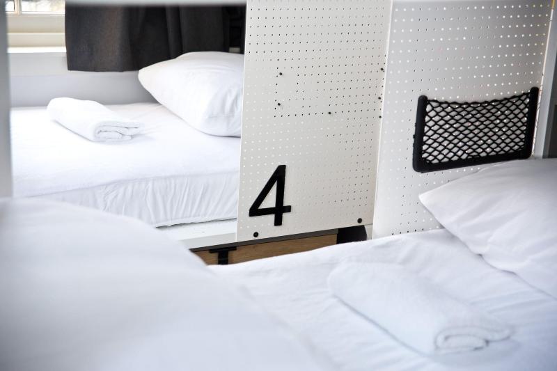 تختخواب در اتاق مشترک, Generator Amsterdam