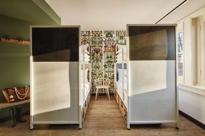 ルームシェアのワンベッド, Generator Amsterdam