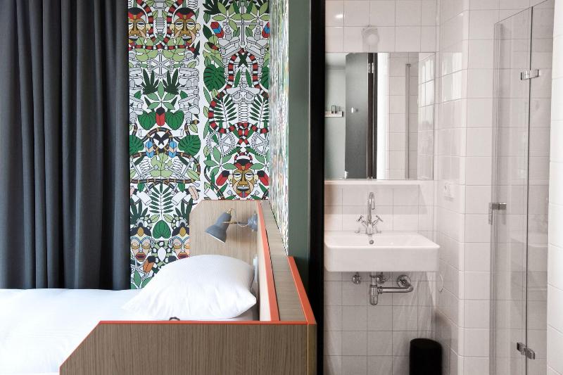 تختخواب در اتاق مشترک, Generator Amsterdam