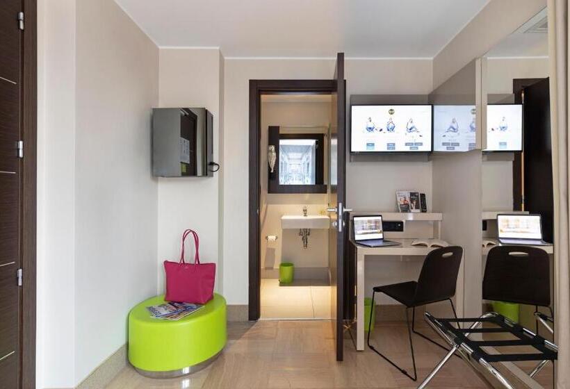 اتاق استاندارد با تراس, B&b Hotel Milano Sant Ambrogio