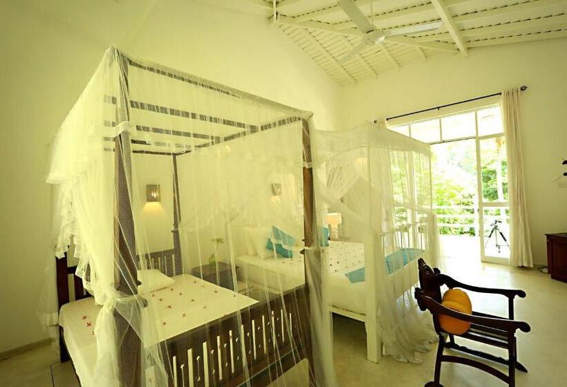 غرفة ديلوكس ثلاثية, Beach Grove Villas