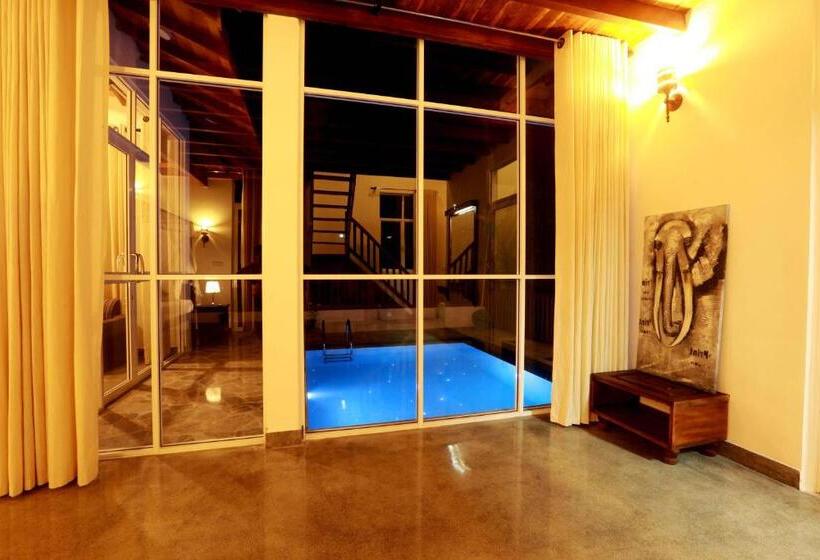 Люкс с Бассейном, Beach Grove Villas