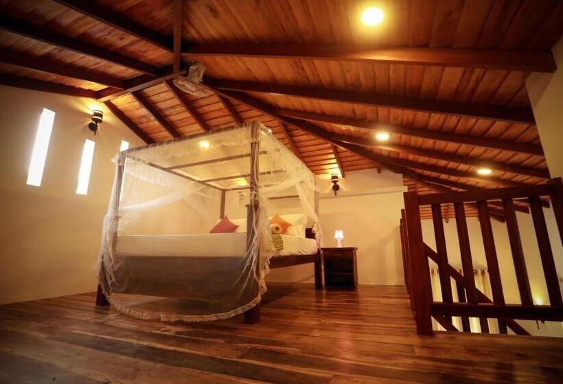 جناح مزود بحمام سباحة, Beach Grove Villas